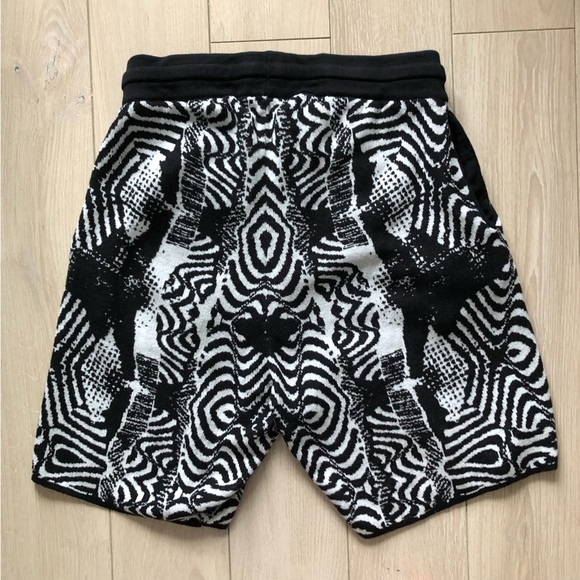 Zara Zebra Camo Knitted Shorts in Black & White Size S - Picture 3 of 8